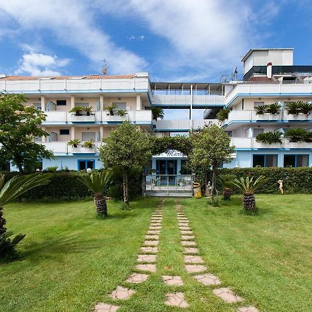 Hotel Marina Розето-дельи-Абруцци Экстерьер фото